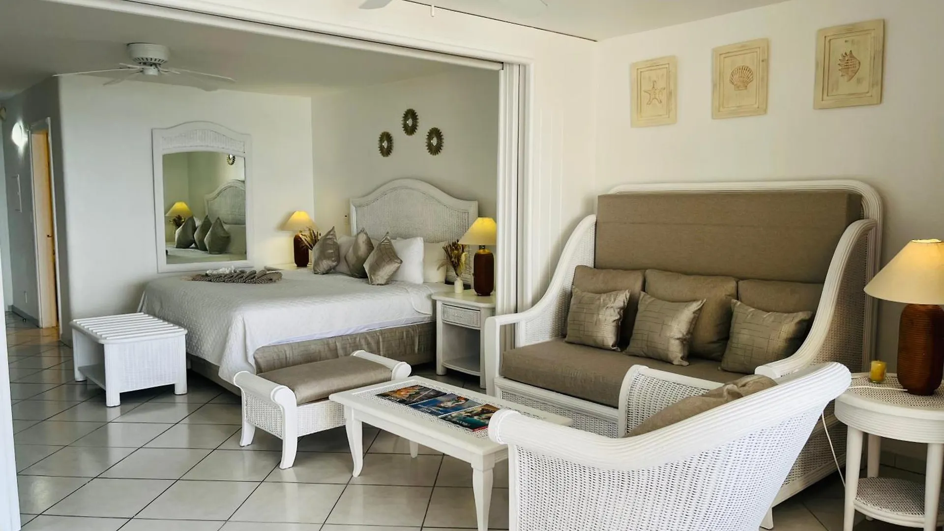 Outstanding Unit With Breathtaking Seaviews Apartment Cupecoy   Cupecoy (Sint Maarten)