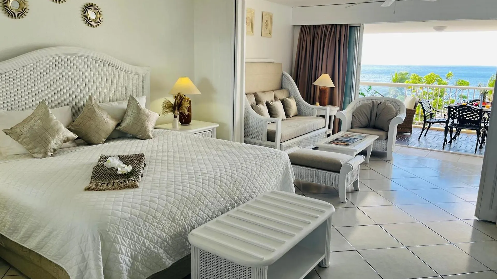 Outstanding Unit With Breathtaking Seaviews Apartment Cupecoy  Sint Maarten/Saint Martin